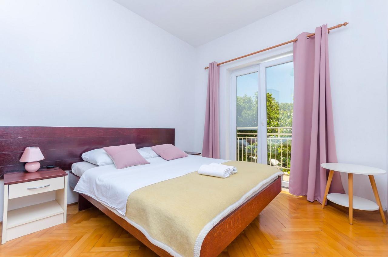 Apartments Zora Starigrad Paklenica Buitenkant foto